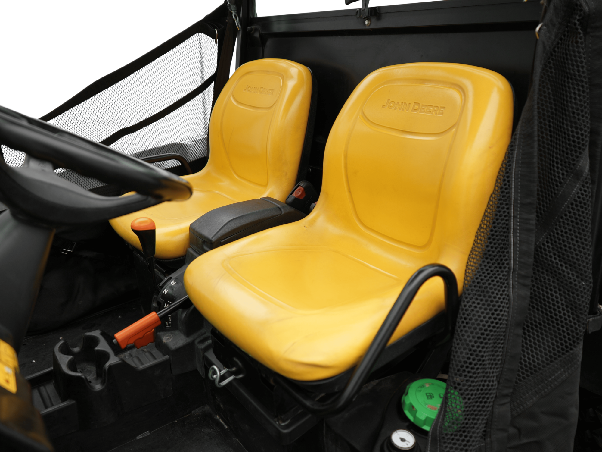 DIVACO.RENT John Deere Gator HPX815E Diesel Off-Road seating position